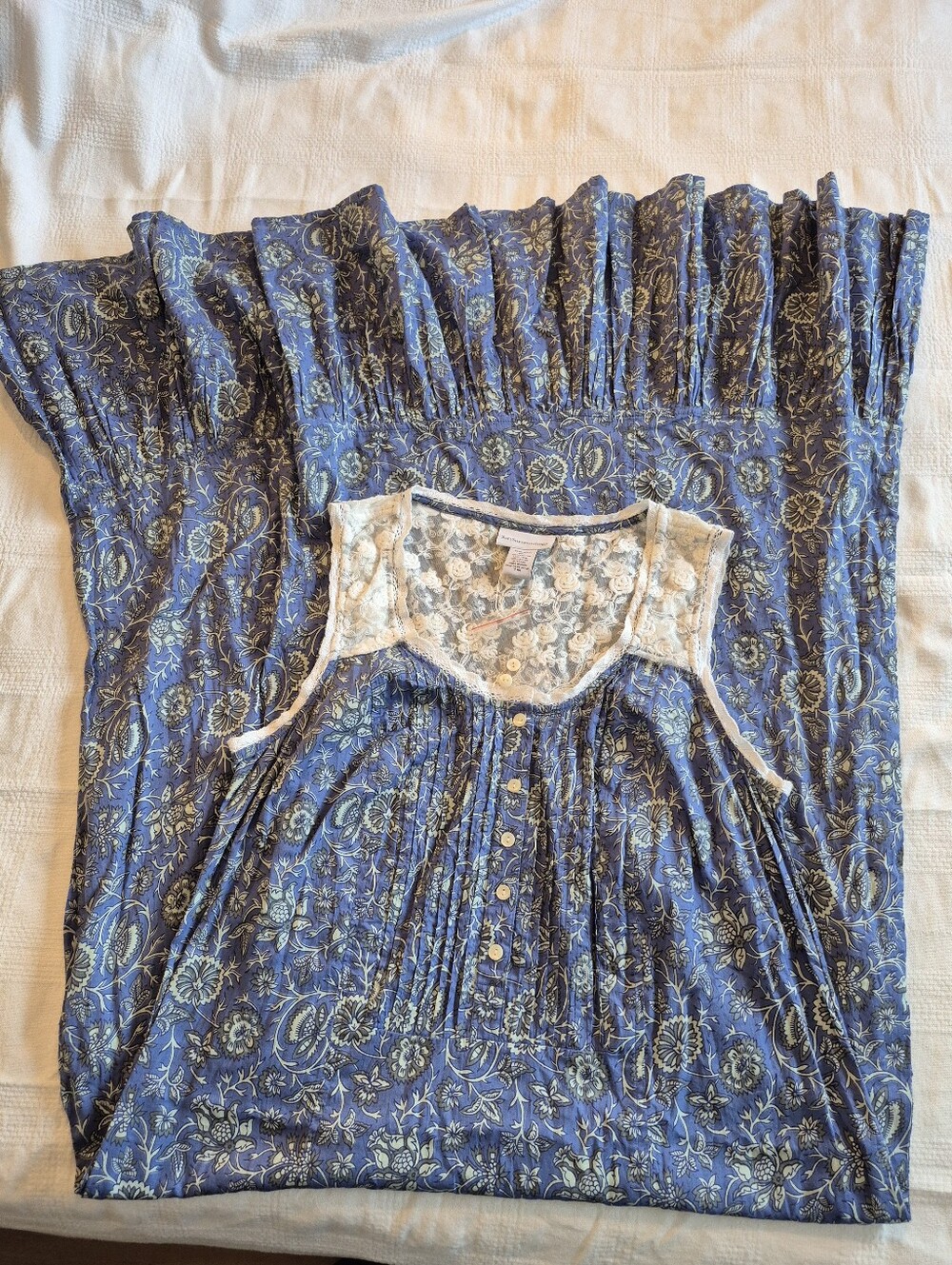 Soft Surrounding women's Medium Tall blue and white nightgown has Pockets NEW